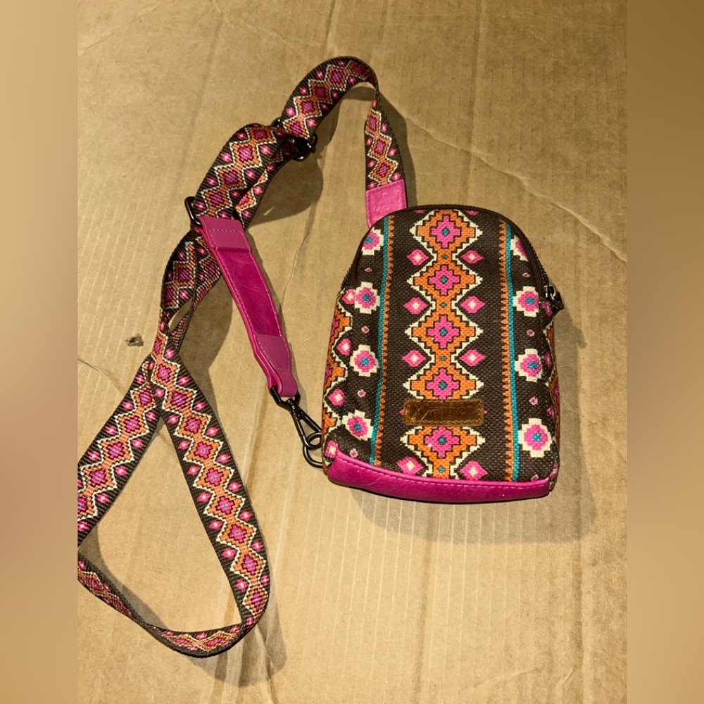 Wrangler cross body used once